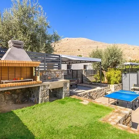 Sleeps 4 Pool Air Con Wifi * Λίνδος